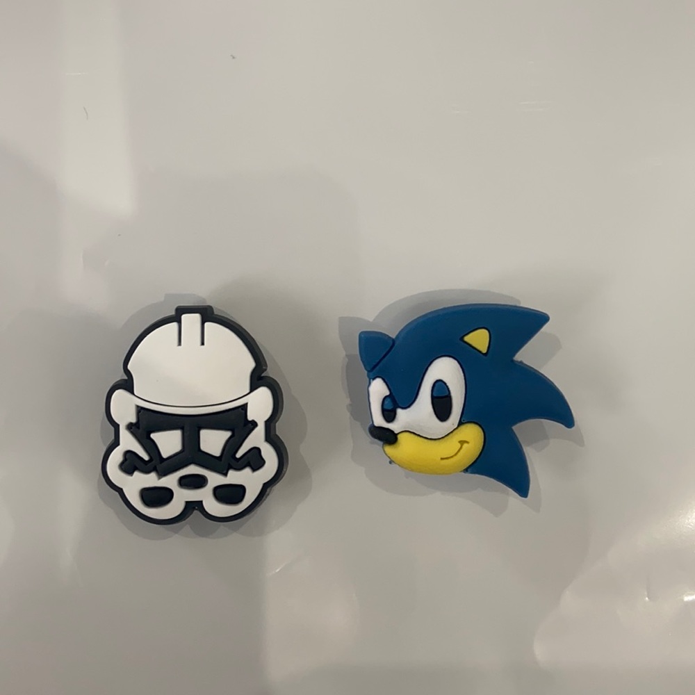 2 Croc Charms! Sonic and Star Wars